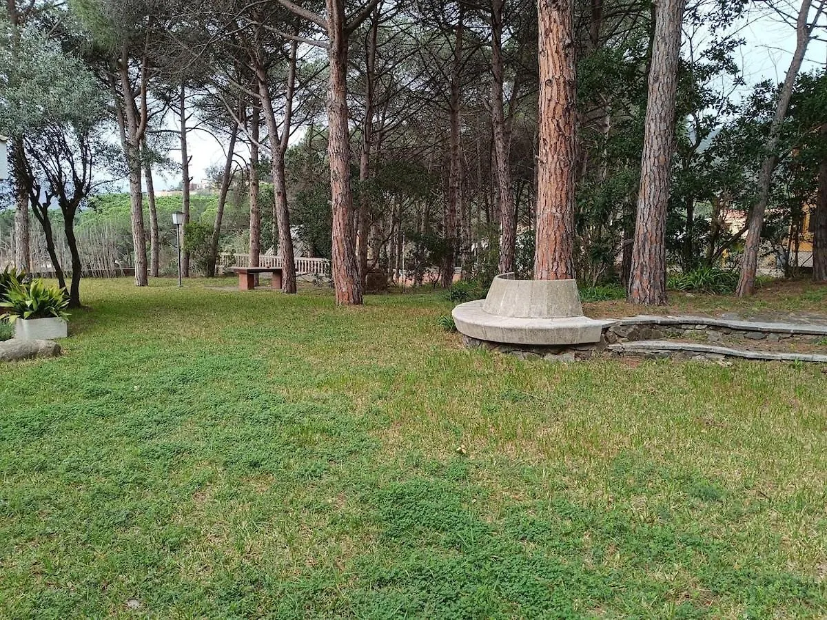House With A Large Garden And A Pool Villa Calonge  İspanya